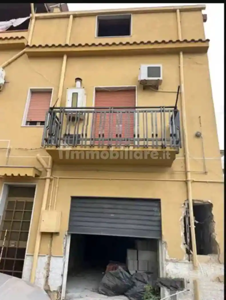 Palazzo - Edificio in vendita a Partinico