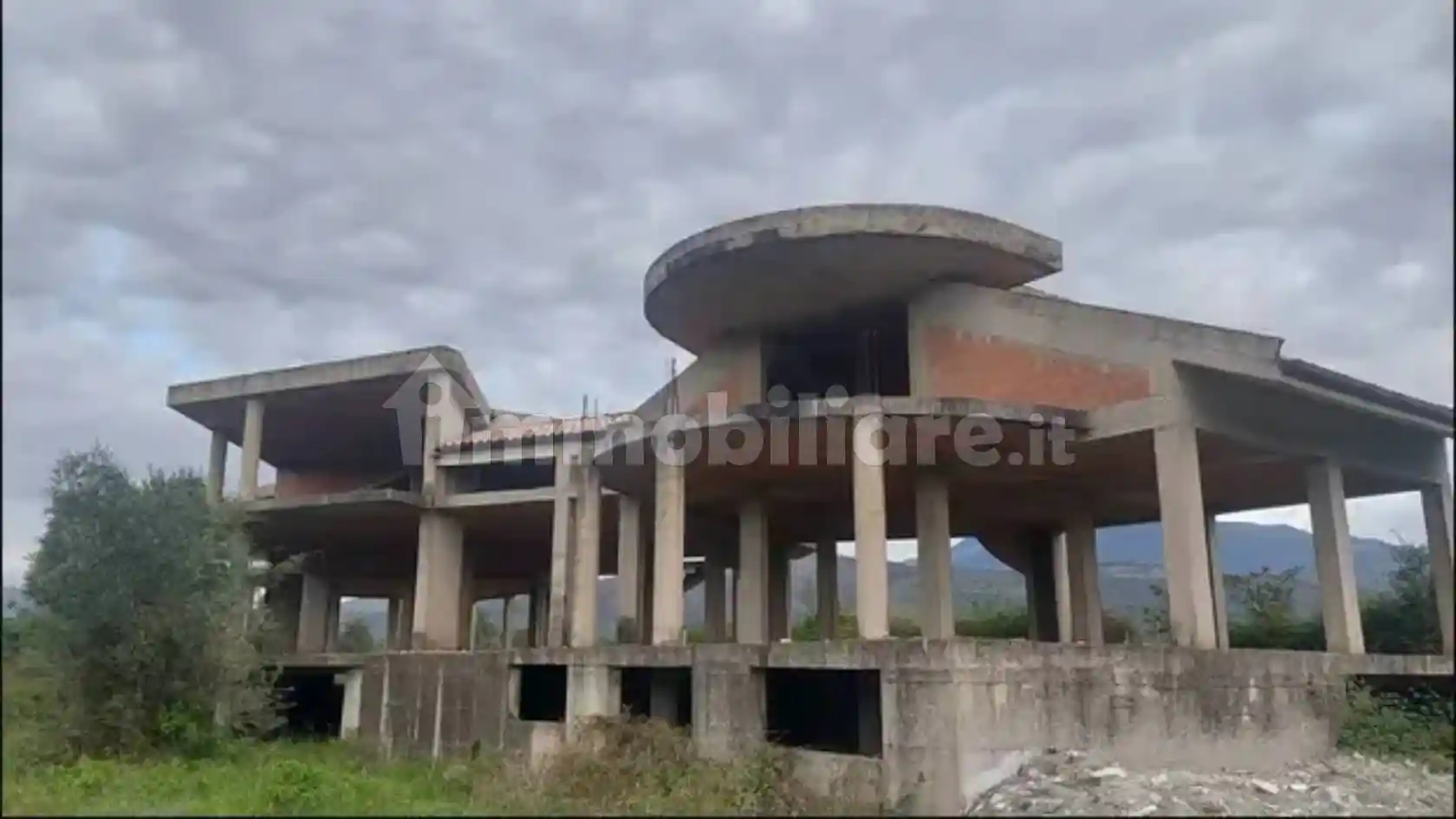 Palazzo - Edificio in vendita a Priverno