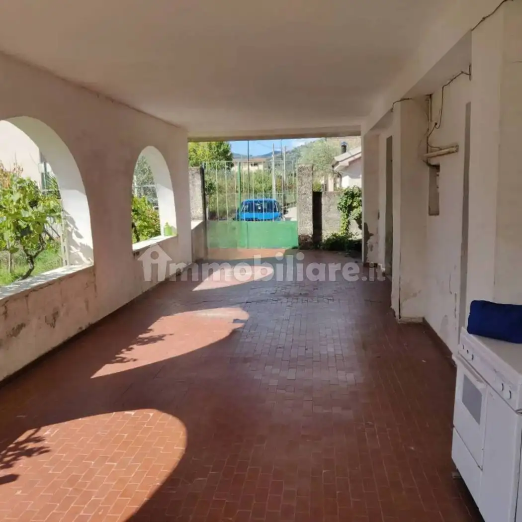 Casa indipendente in vendita a Castelnuovo Cilento