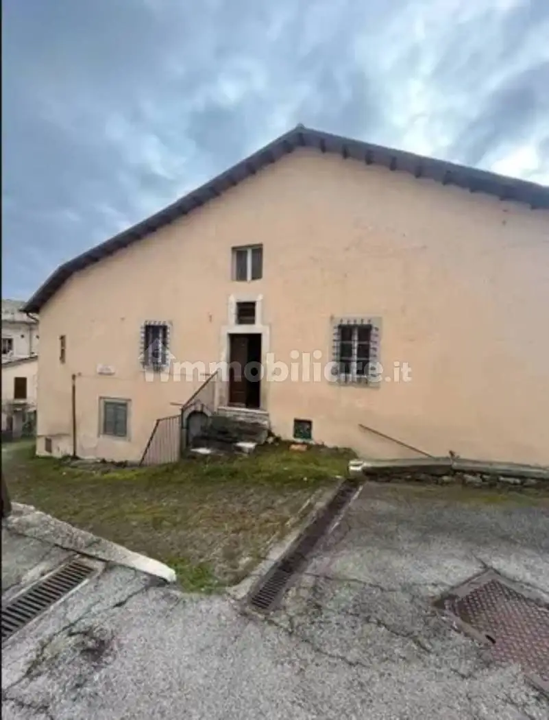 Casa indipendente in vendita a Monteleone di Spoleto