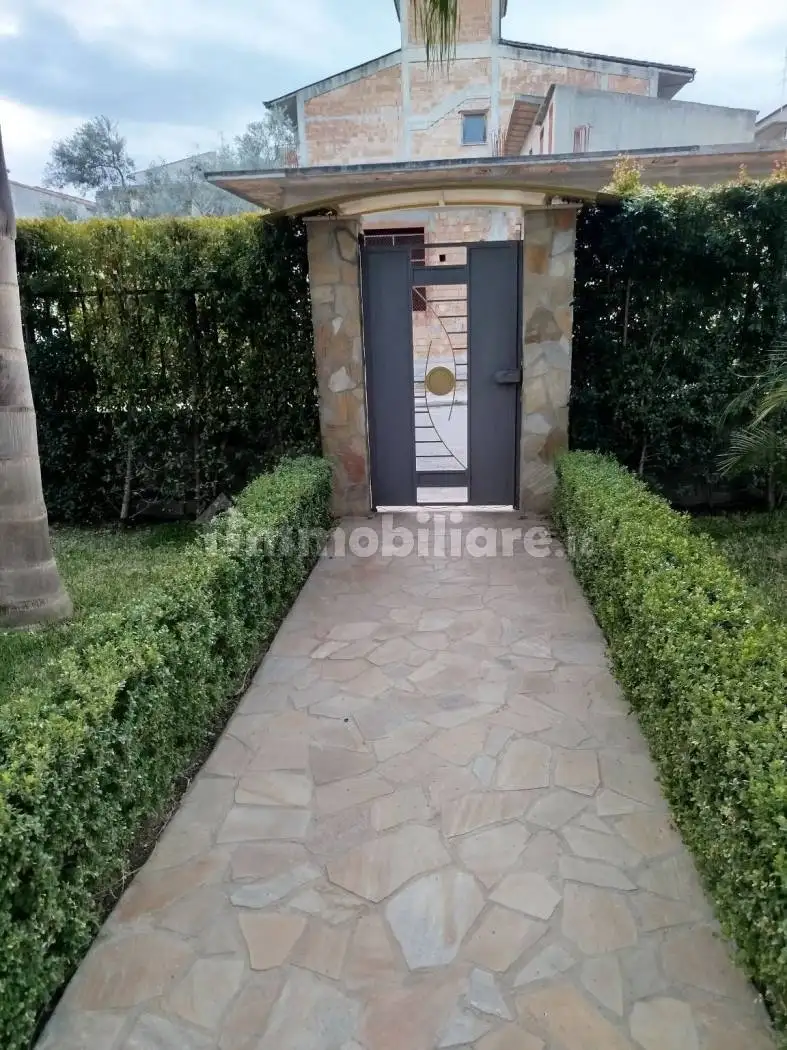 Villa in vendita a Locri