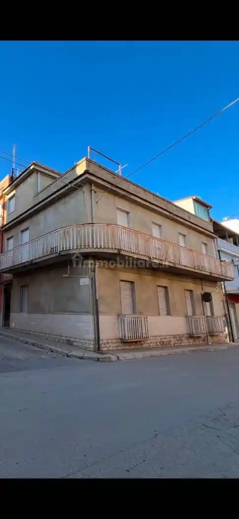 Casa indipendente in vendita a Rosolini