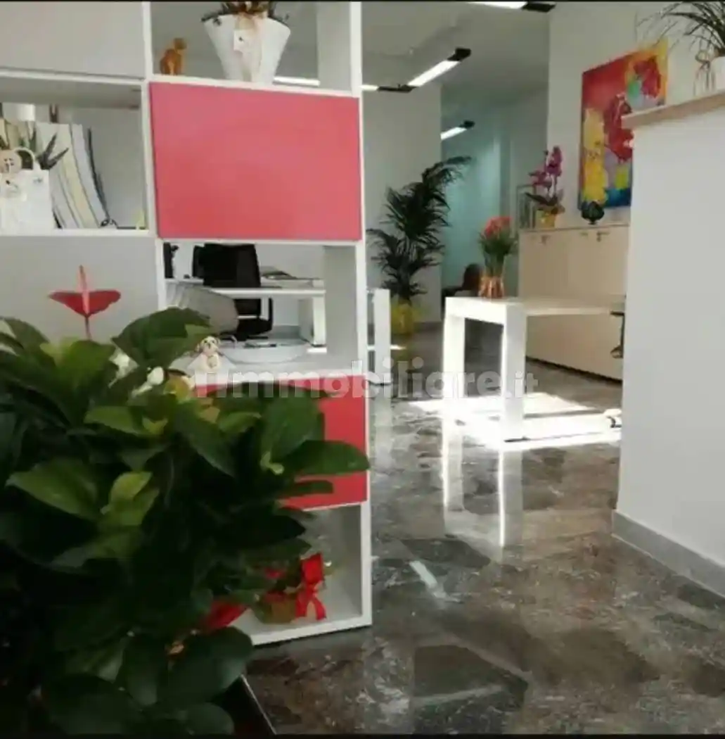 Palazzo - Edificio in vendita a Veglie