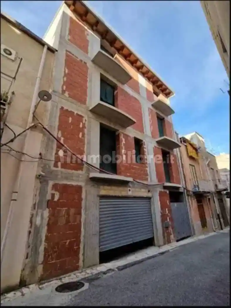 Palazzo - Edificio in vendita a Alcamo