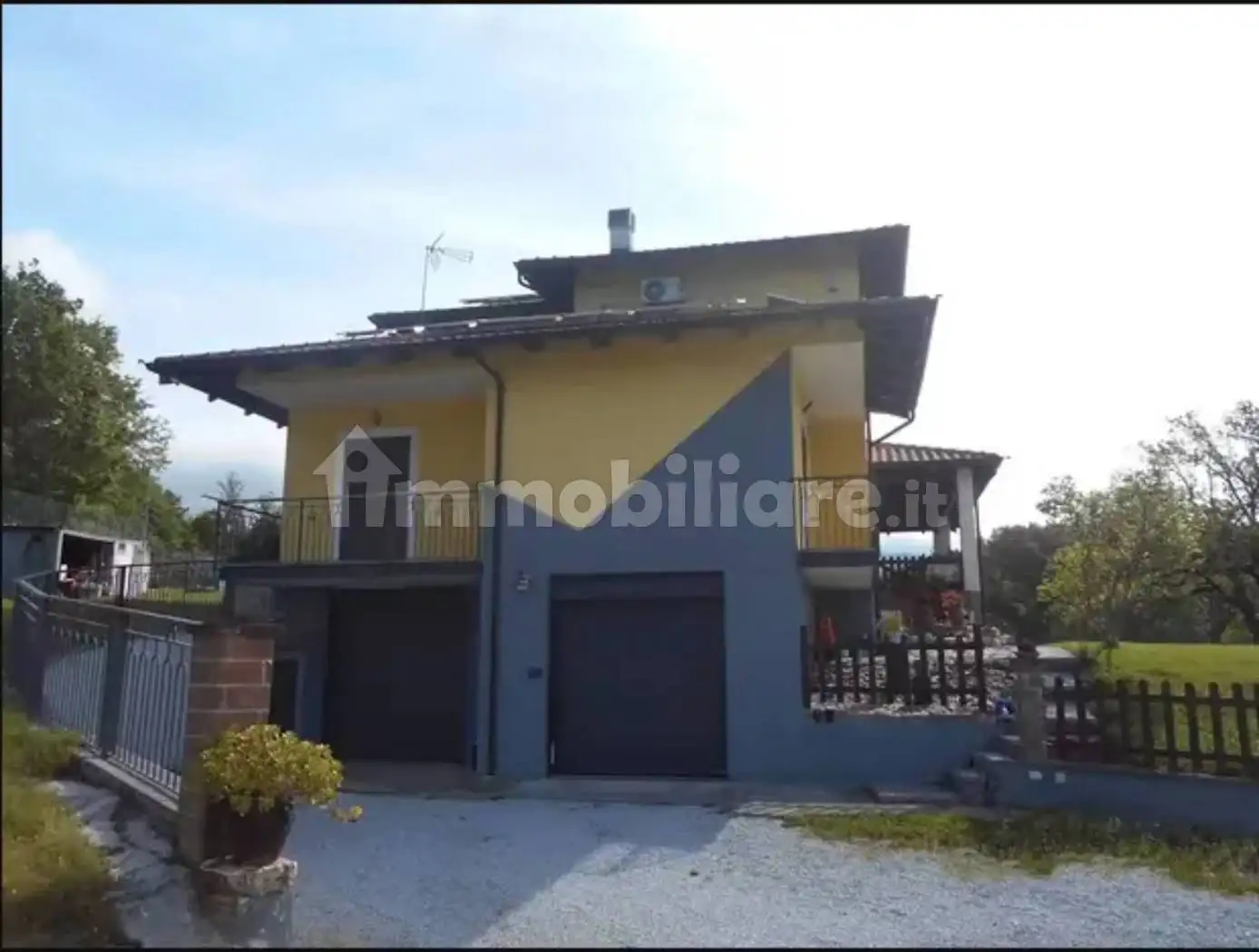 Villa in vendita a Castelluccio Inferiore
