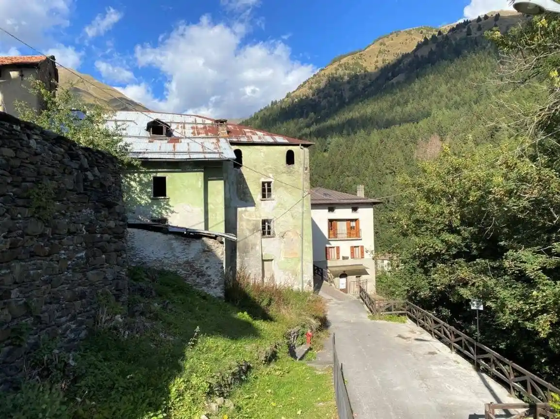 Palazzo - Edificio in vendita a Ponte di Legno