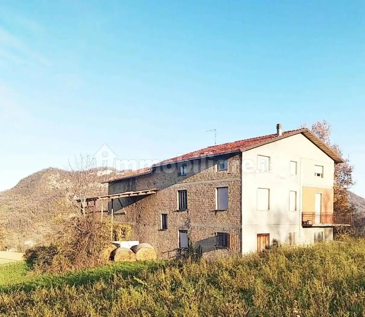 Villa in vendita a Castelnovo Ne' Monti