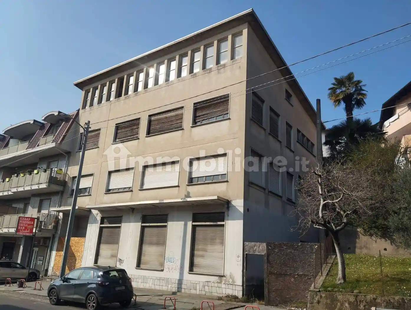 Palazzo - Edificio in vendita a Jerago con Orago