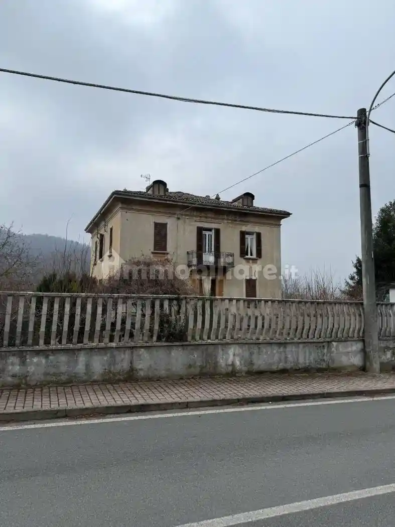Villa in vendita a Varzi