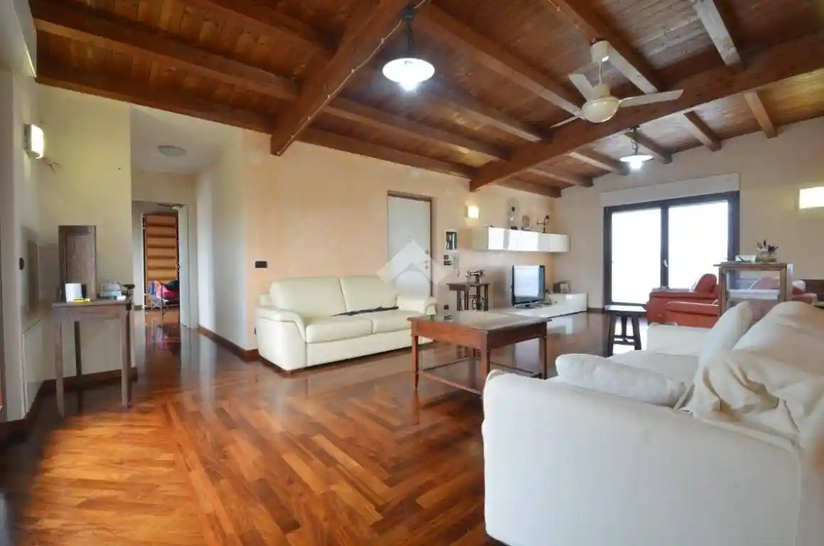 Trilocale via della Sorgente 21, Città Sant'Angelo - foto 5