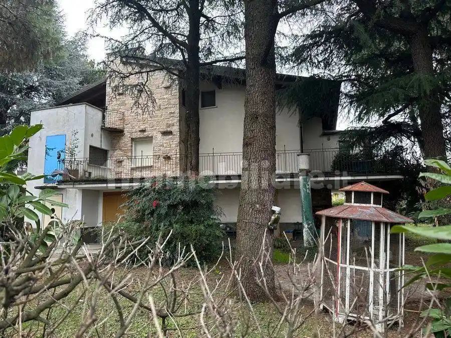 Villa in vendita a Castiglione delle Stiviere