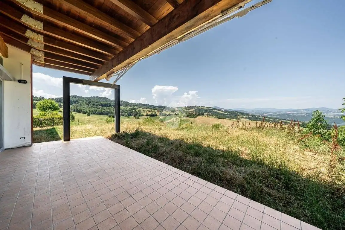 Villa in vendita a Canossa