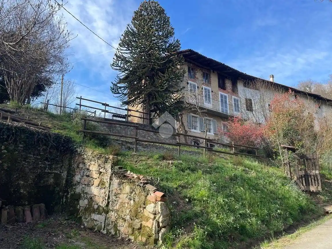 Casa indipendente in vendita a Valdilana