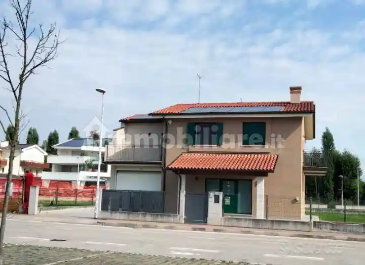 Villa in vendita a Monticello Conte Otto
