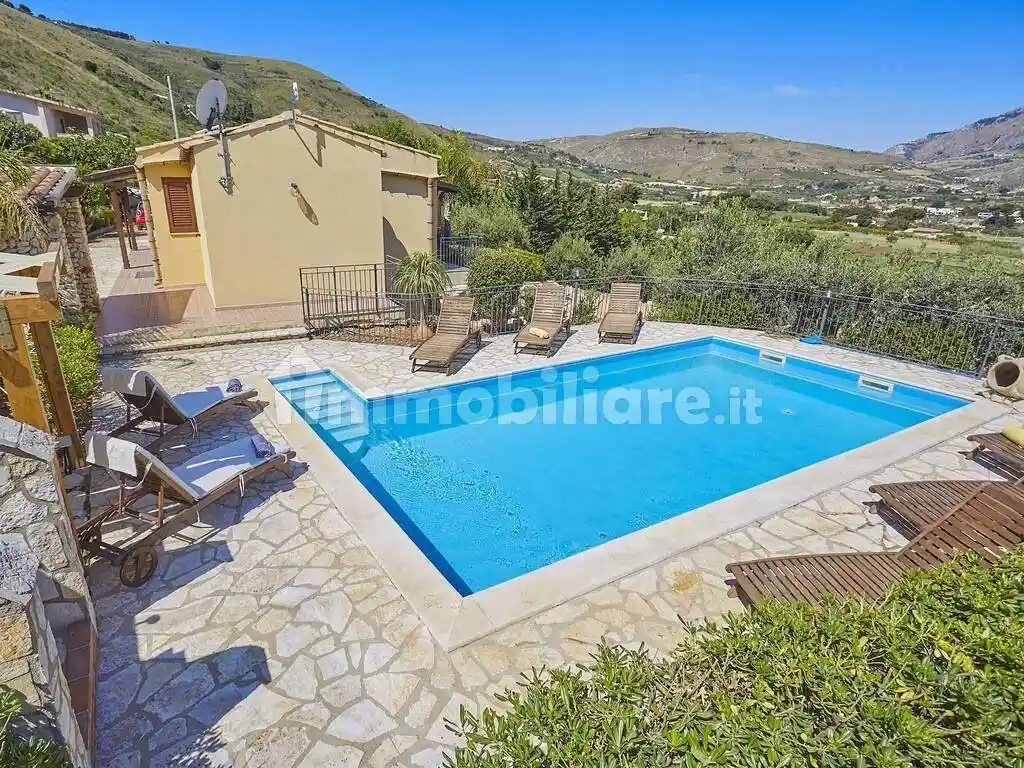 Villa in vendita a Castellammare del Golfo