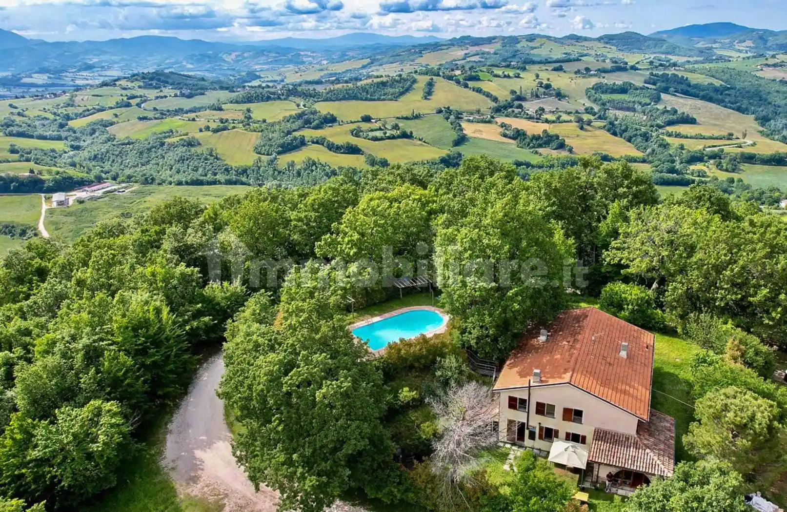 Rustico - Casale in vendita a Pergola