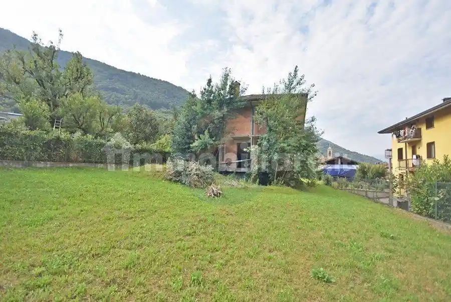 Villa in vendita a Artogne