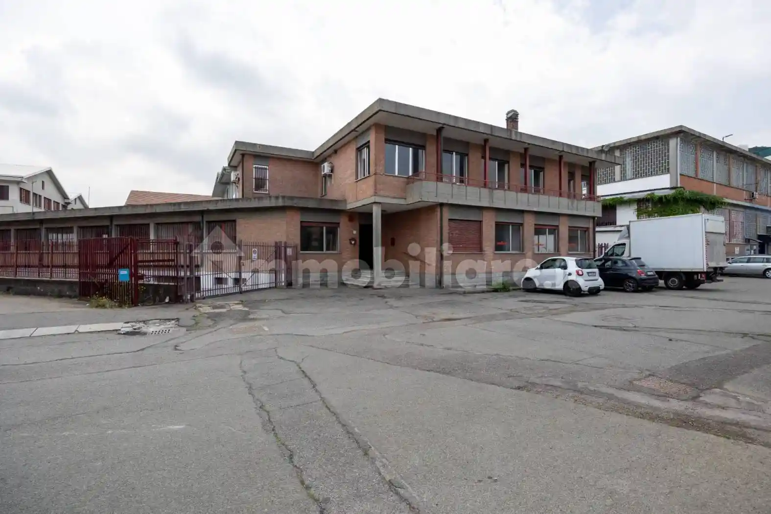 Palazzo - Edificio in Affitto - foto 2