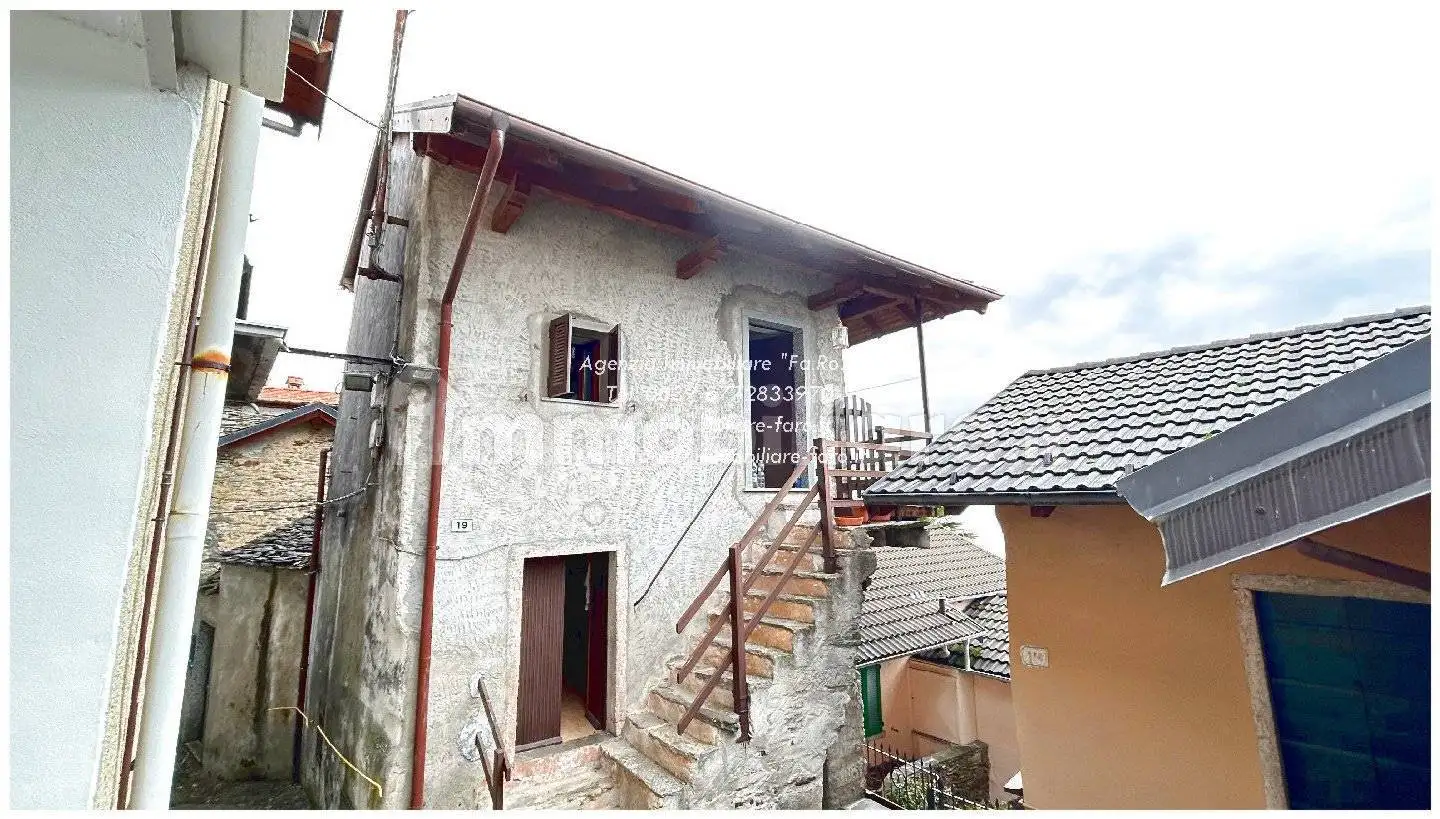 Casa indipendente in vendita a Cossogno