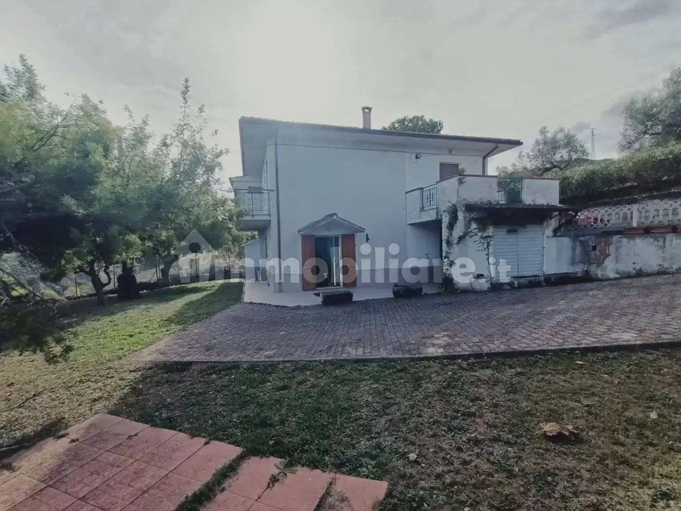 Villa in vendita a Castiglione Messer Raimondo