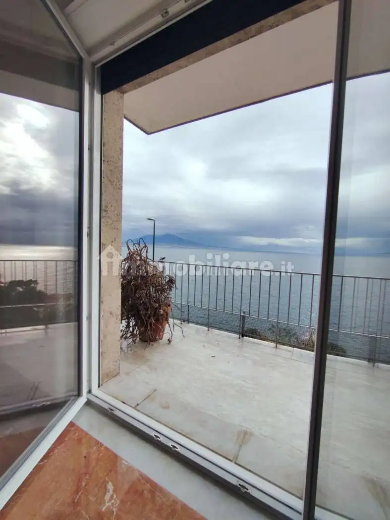 Appartamento in affitto a Napoli