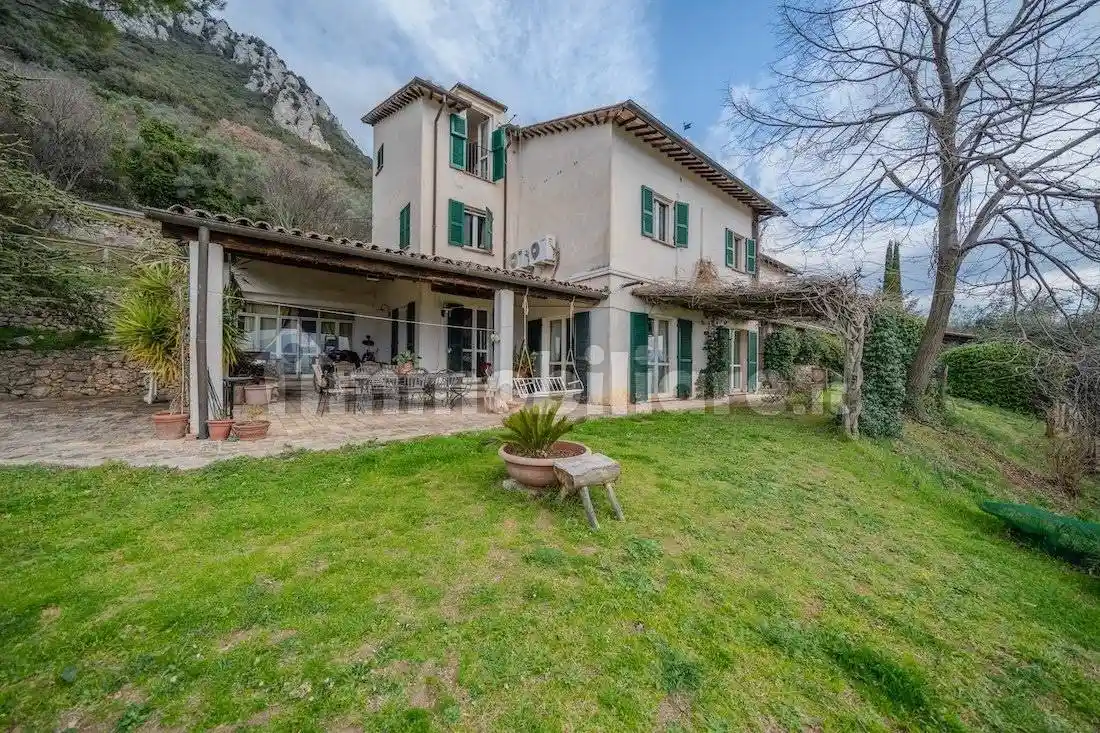 Villa in vendita a Terni
