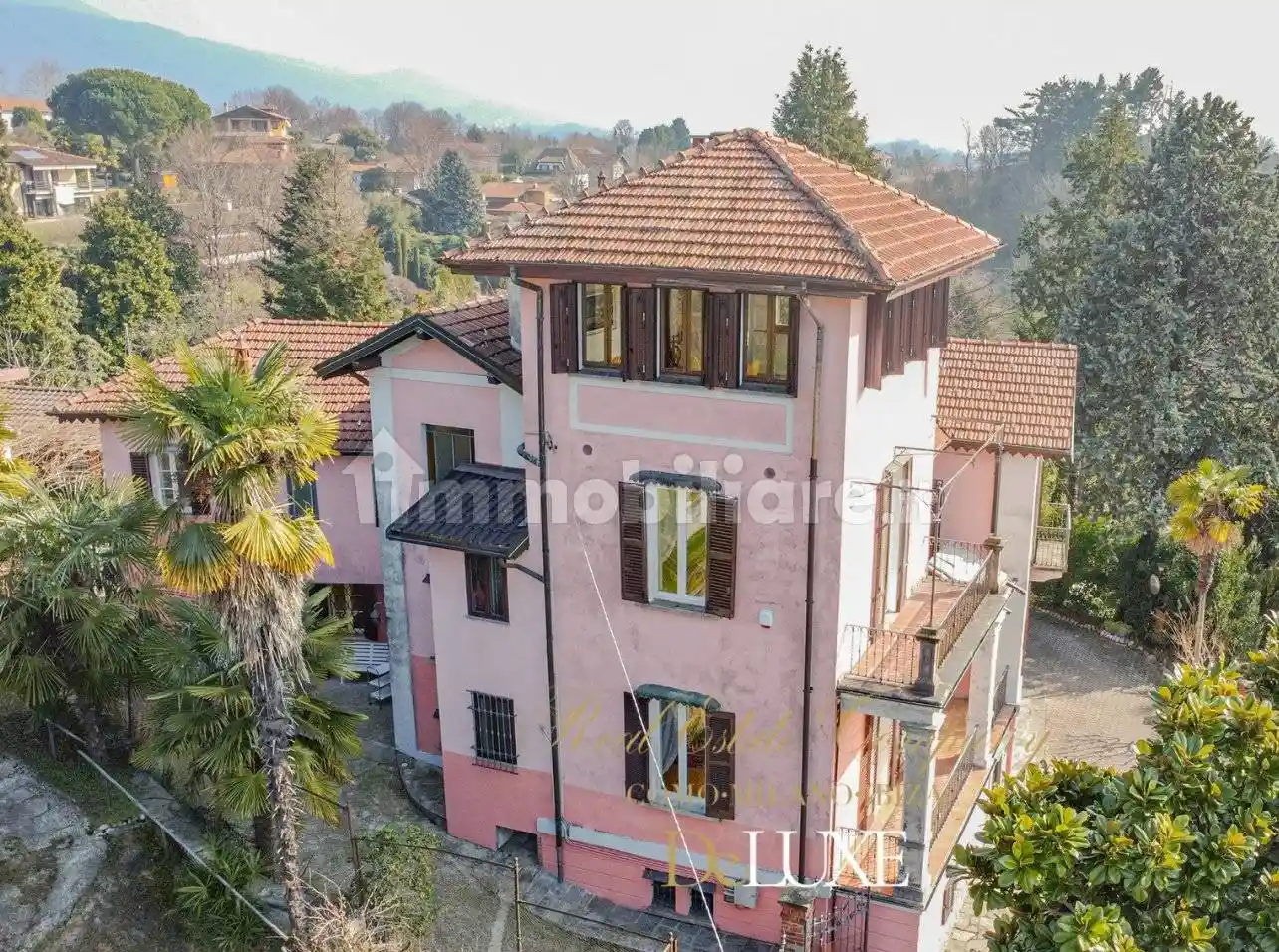 Villa in vendita a Laveno-Mombello