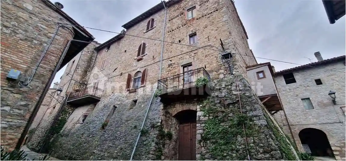 Casa indipendente in vendita a Todi