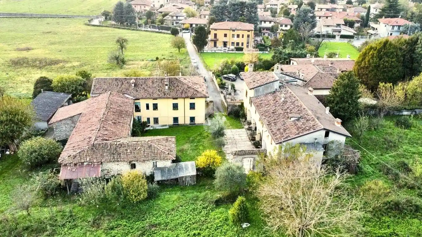 Rustico - Casale in vendita a Brescia