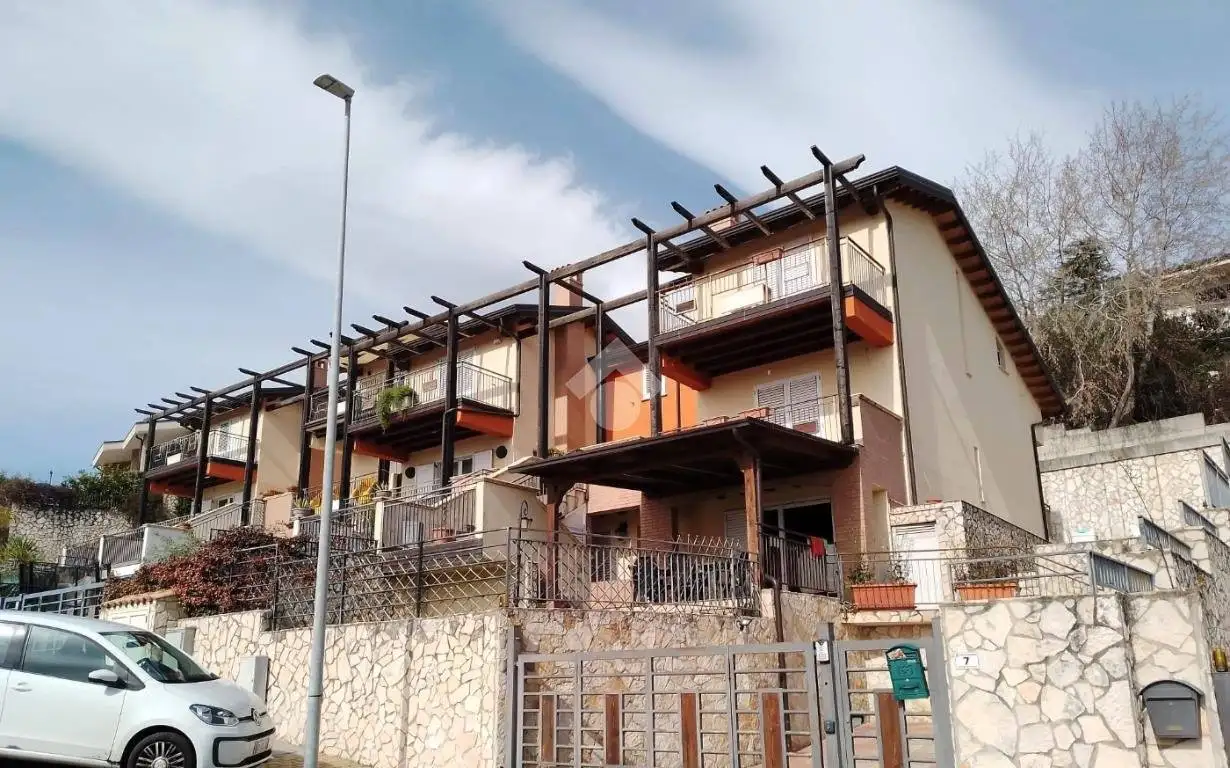 Villa in vendita a Castrolibero