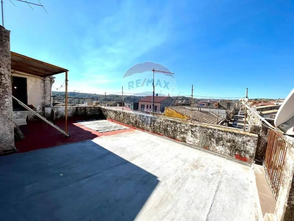 Appartamento in vendita a Ferla