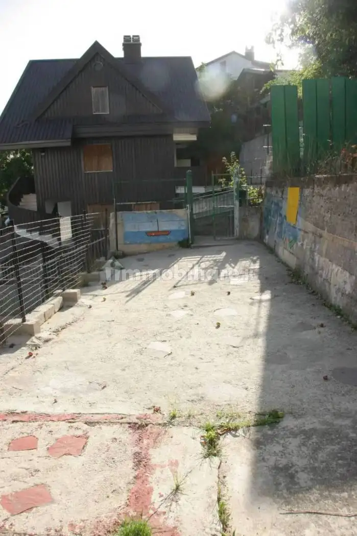 Casa indipendente in vendita a Spezzano della Sila