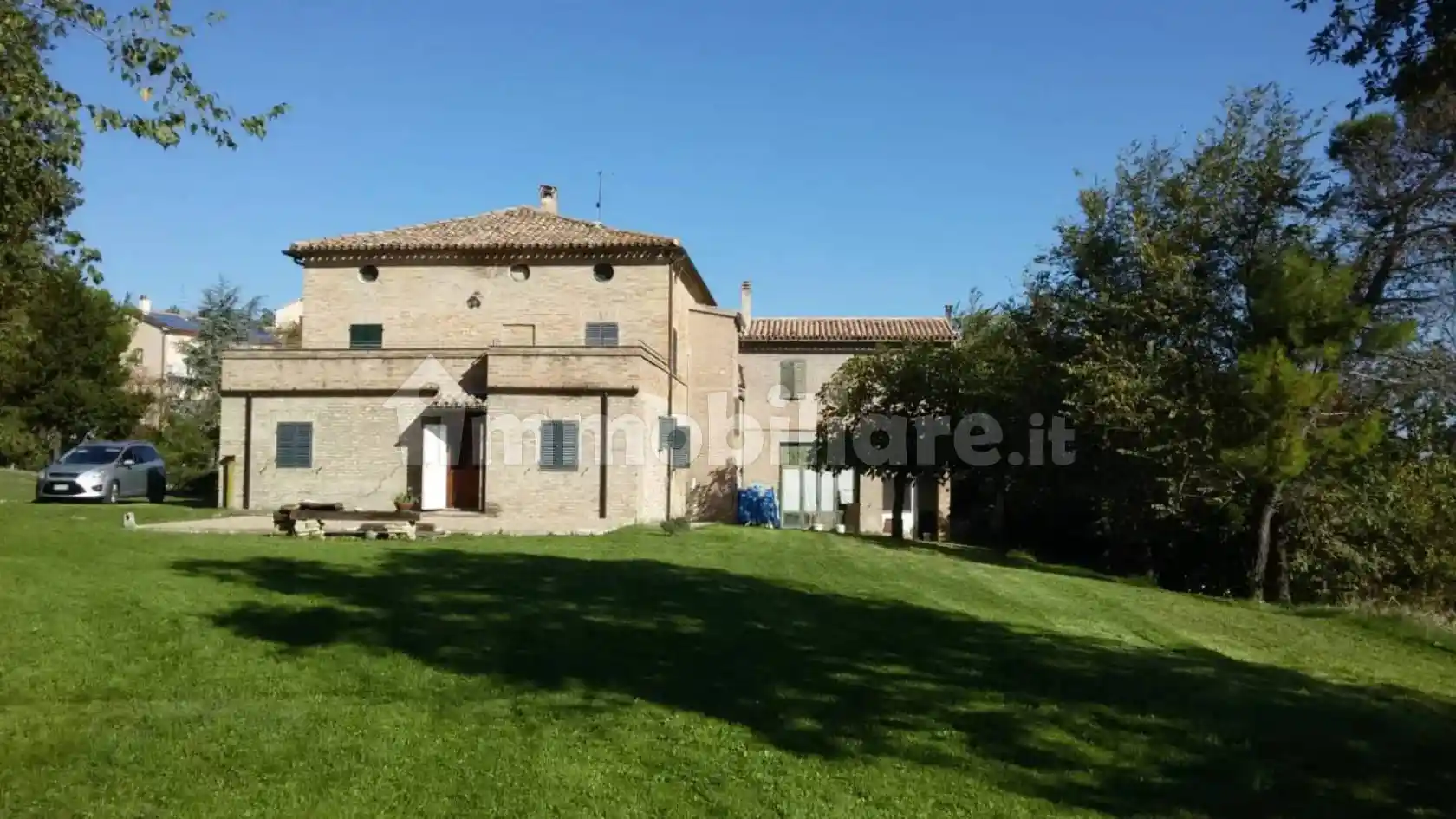 Villa in vendita a Ostra Vetere