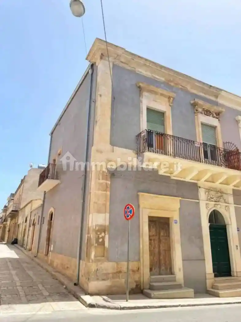 Palazzo - Edificio in vendita a Pachino