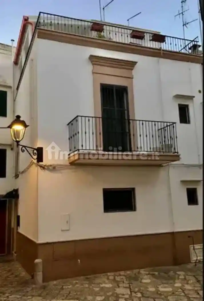 Palazzo - Edificio in vendita a Fasano