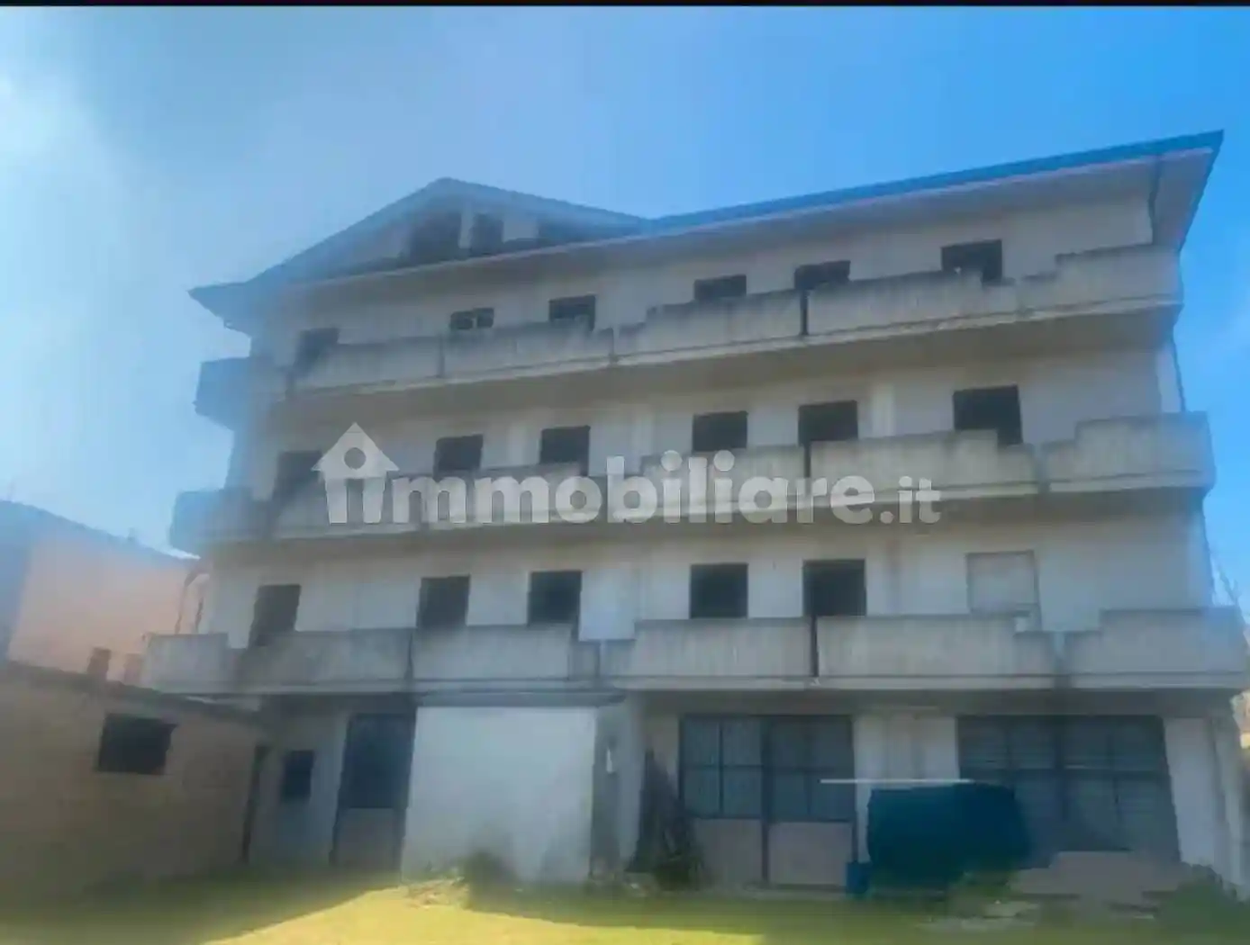 Palazzo - Edificio in vendita a Falerone