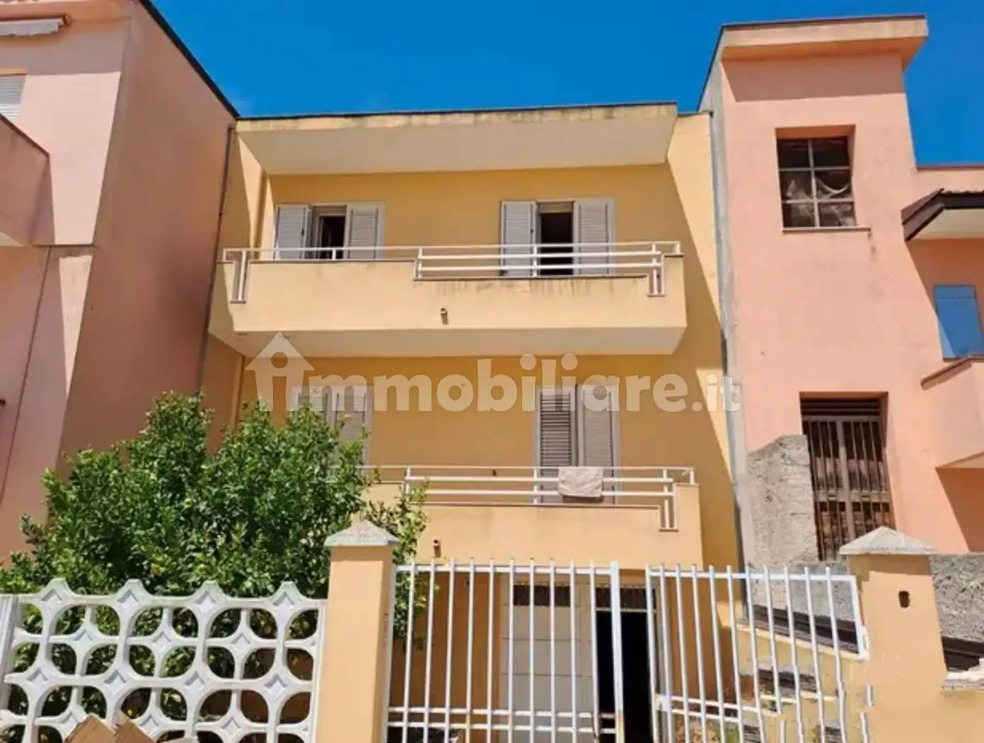 Palazzo - Edificio in vendita a Montevago