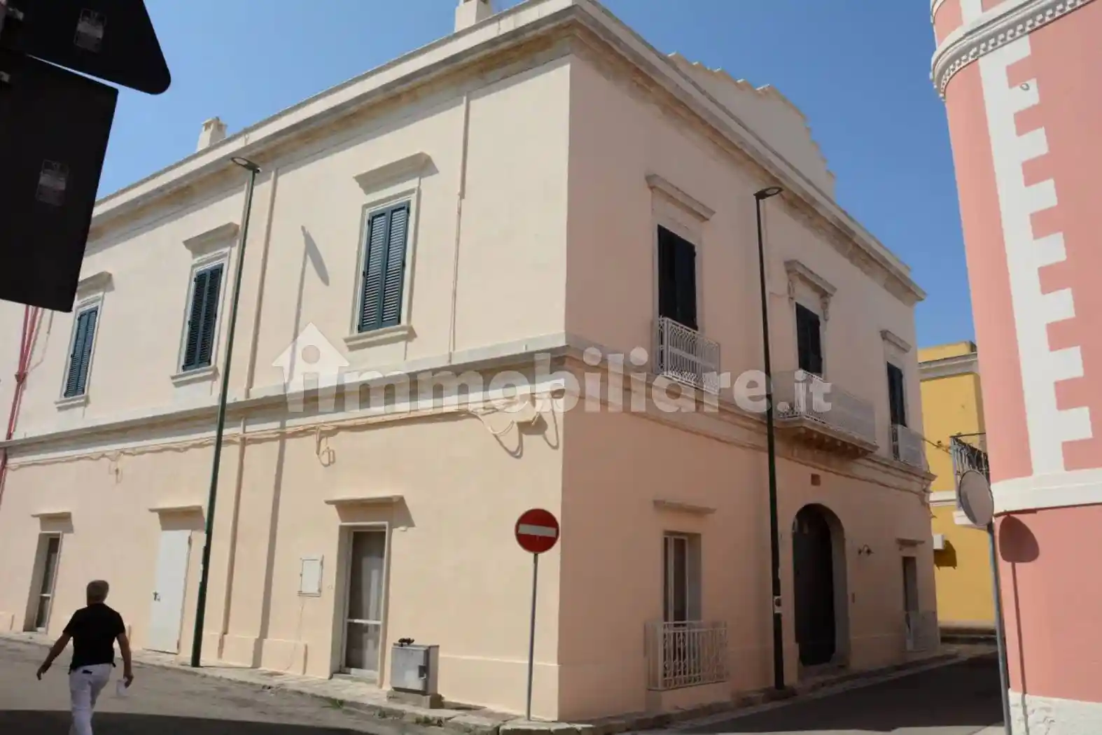 Palazzo - Edificio in vendita a Guagnano