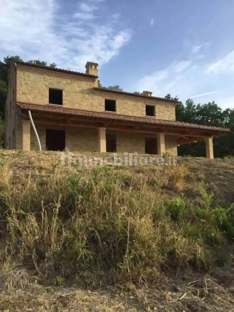 Casa indipendente in vendita a Rosora