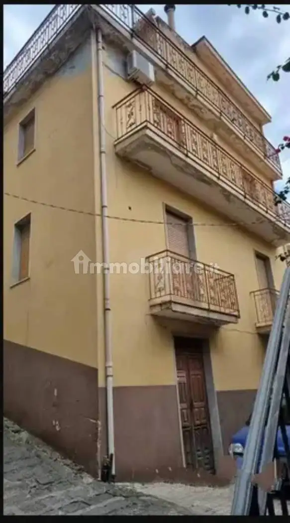 Casa indipendente in vendita a Fiumedinisi