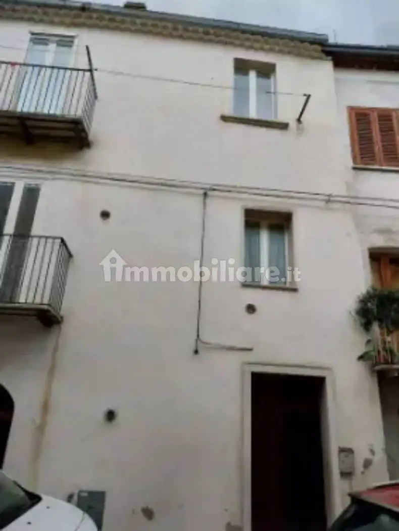 Palazzo - Edificio in vendita a Monacilioni