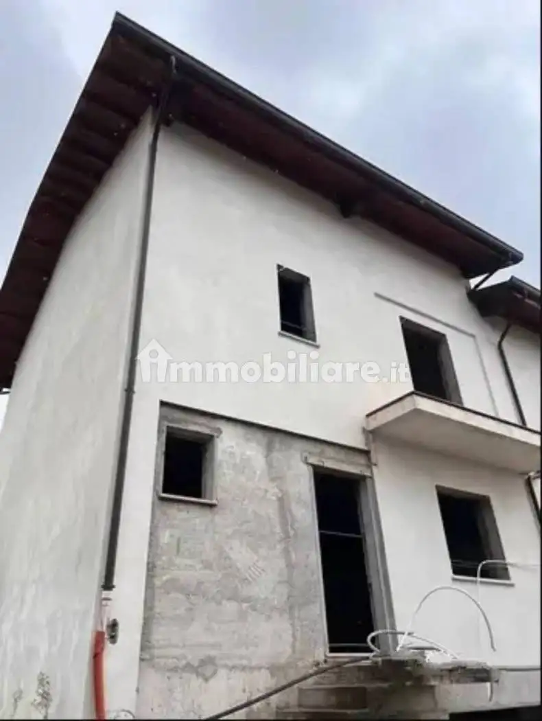 Villa in vendita a Santo Stefano di Rogliano