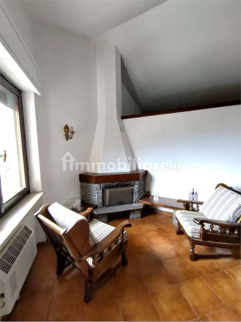 Mansarda frazione corliod, 11, Challand-Saint-Anselme - foto 3