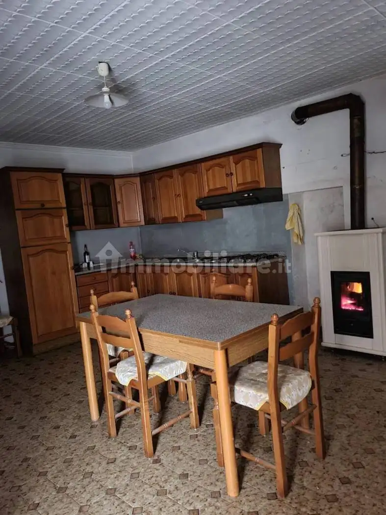 Rustico - Casale in vendita a Tricerro