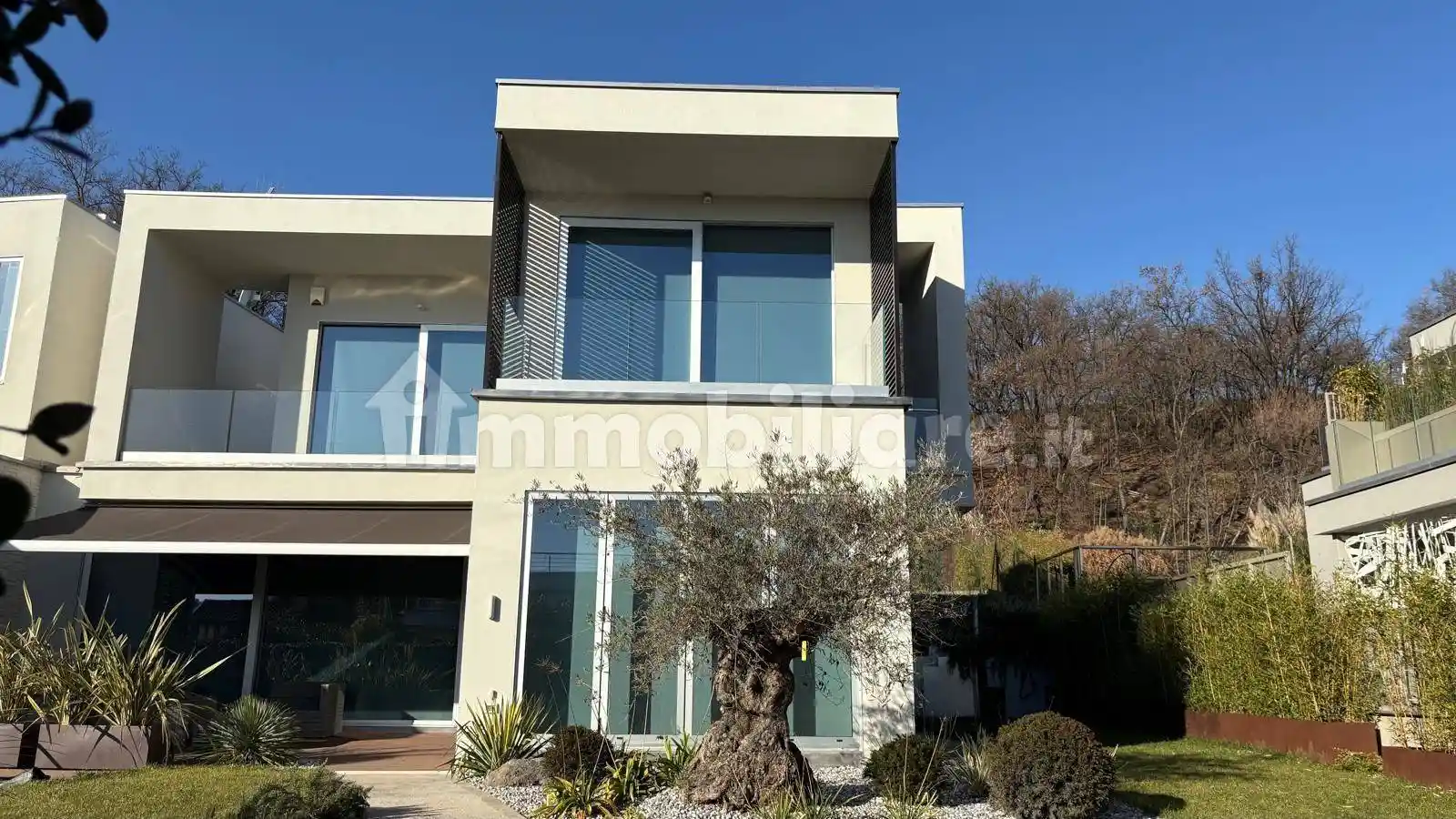 Villa in vendita a Padenghe sul Garda