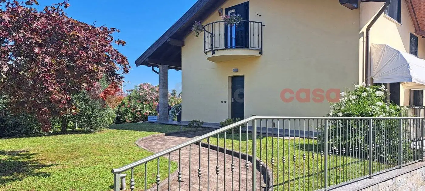 Villa in vendita a Paruzzaro