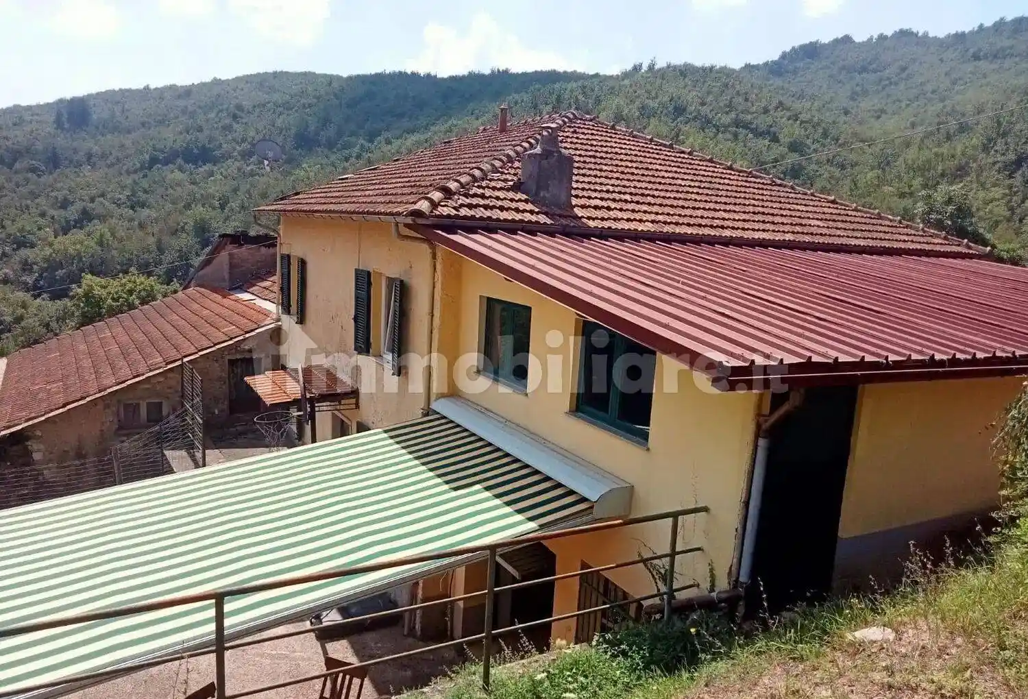 Villa in vendita a Varese Ligure