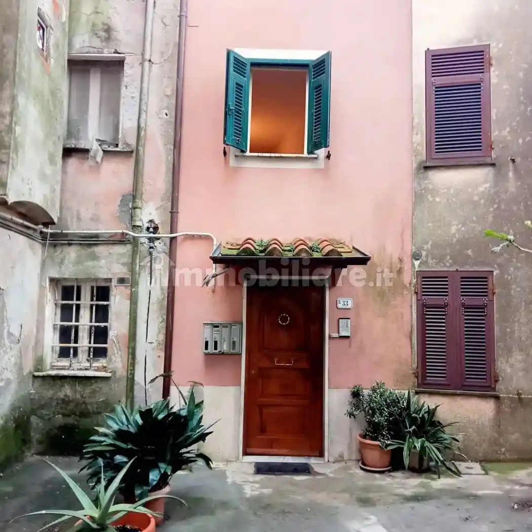 Appartamento in vendita a Vezzano Ligure