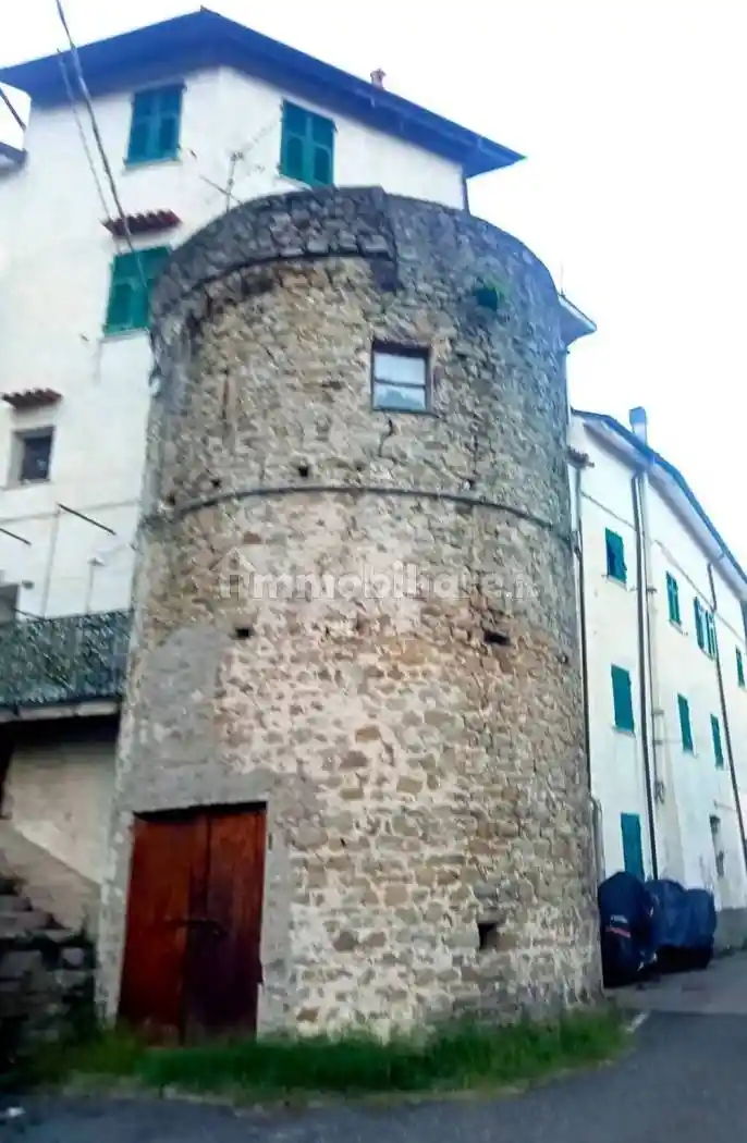 Villa in vendita a Follo