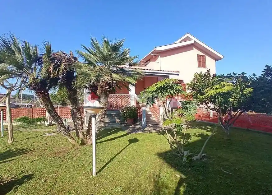 Villa in vendita a Aprilia